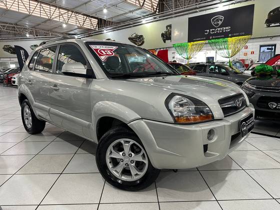 HYUNDAI TUCSON 2.0 MPFI GLS 16V 143CV 2WD FLEX 4P AUTOMÁTICO HYUNDAI TUCSON 2.0 MPFI GLS 16V 143CV 2WD FLEX 4P AUTOMÁTICO